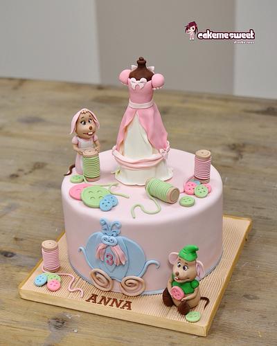 Cinderella cake  - Cake by Naike Lanza