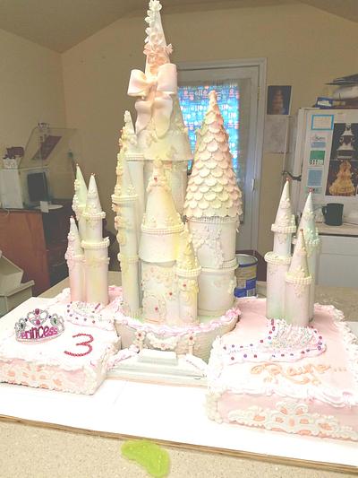 Castle cake  - Cake by Wendy Lynne Begy