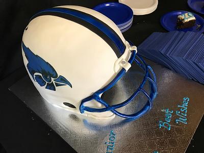 Football helmet - Cake by Jeaniecakes
