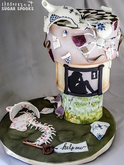 Alice Stuck in Wonderland - Cake by Hiromi Greer
