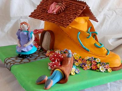 Little old lady who lived in a shoe - Cake by Audra