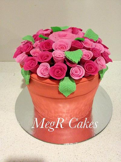 Pot of roses - Cake by Megrcakes