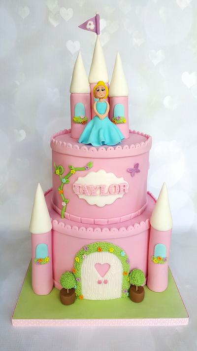 Princess castle - Cake by Vanilla Iced 