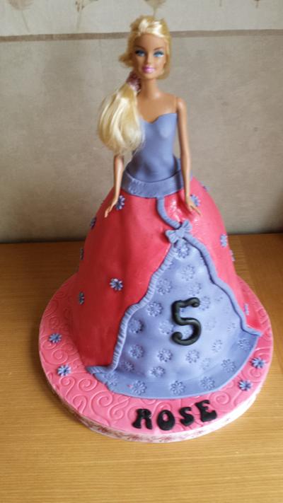 a little bit of barbie - Cake by cakeabakin