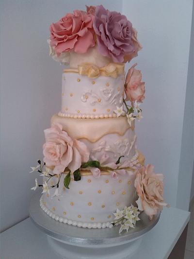 wedding cake with roses - Cake by Catalina Anghel azúcar'arte