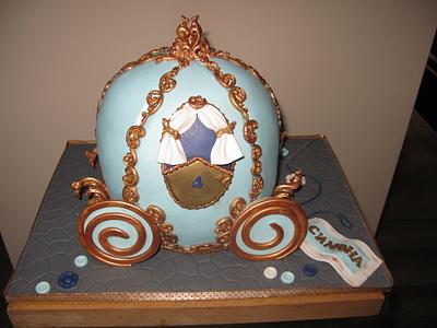 Cindarella carriage 3D cake - Cake by Delice