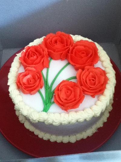 First Buttercream Roses - Cake by Hollie Chamberlain
