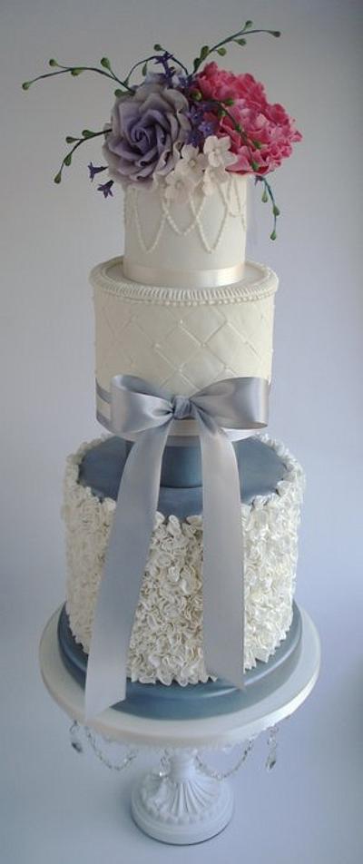 Ruffle wedding cake - Cake by Katie