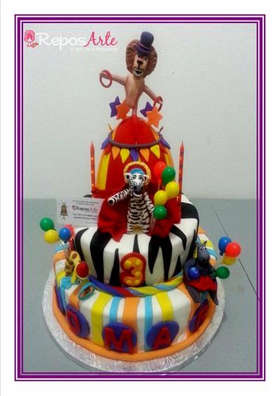 Madagascar circus cake - Cake by ReposArte Ramos by Janette Ramos