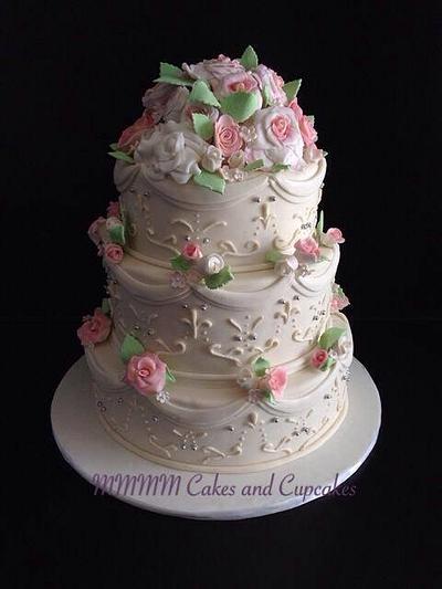 ROSES, ROSES and MORE ROSES! - Cake by Mmmm cakes and cupcakes