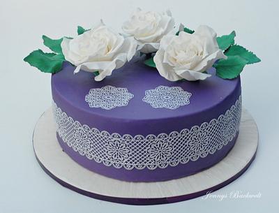 Birthday cake with white roses - Cake by Jennys Backwelt