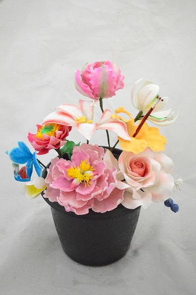 Sugar Flowers - Cake by Meenakshi (Minky's Magic)