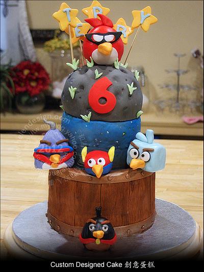 Angry Birds Space Cake (and the Party Cookies) - Cake by Helen Chang