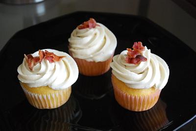 Maple Bacon Cupcakes - Cake by Mary