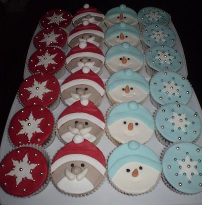 more christmas cupcakes - Cake by annjanice