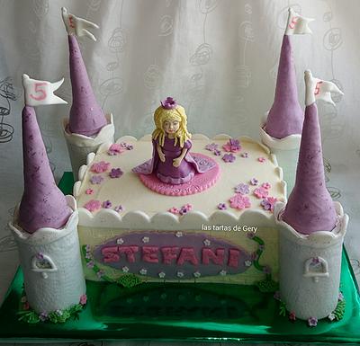 castle - Cake by gergana
