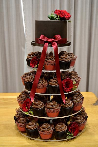 Chocolate and Roses - Cake by Rosa Albanese