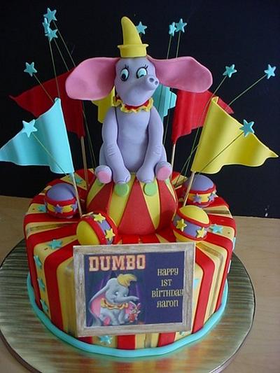 Dumbo - Cake by Ester Siswadi
