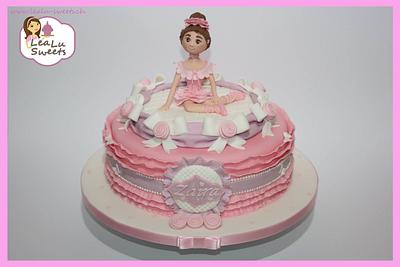 Ballerina Cake - Cake by Lealu-Sweets