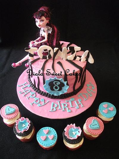 Monster hight cakes and cupcakes  - Cake by DialaSweetCakes