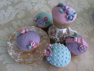 Vintage couture cupcakes  - Cake by Ruth Barker
