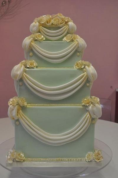 Vintage wedding cake - Cake by Susie