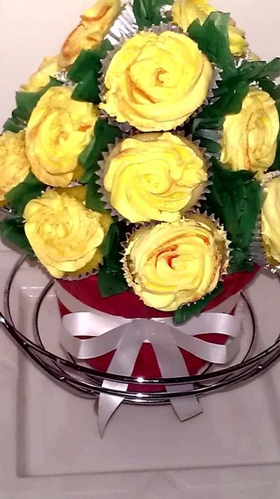 Cupcake Bouquet.. - Cake by Bakemywaytoheaven