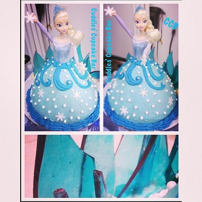 Elsa - Cake by Cuddles' Cupcake Bar