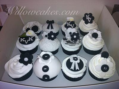 black and white cupcakes - Cake by rachelle