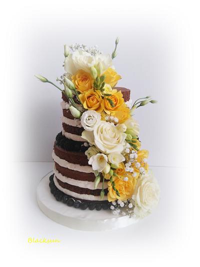 Naked cake with fresh flowers - Cake by Zuzana Kmecova