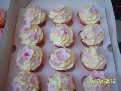 Christening cupcakes - Cake by nannyscakes