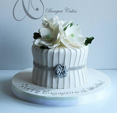 Magnolia cake - Cake by Ghada _ Bouquet cakes