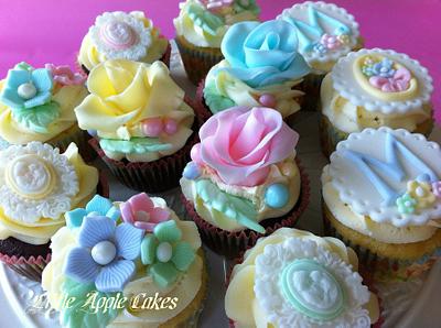 Mother's Day Cupcakes - Cake by Little Apple Cakes