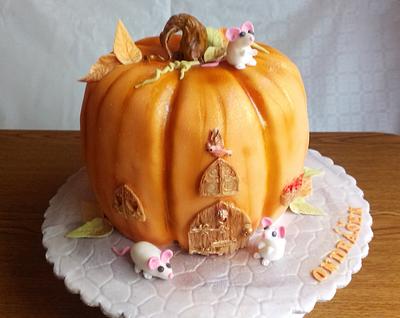 Pumpkin mouse house cake  - Cake by Dana Gargulakova