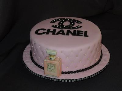 Chanel cake - Cake by Jana Cakes