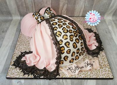 Pregnant belly cake - Cake by Sam & Nel's Taarten