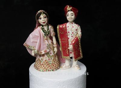 Indian Bride and Groom - Cake by Urvi Zaveri 