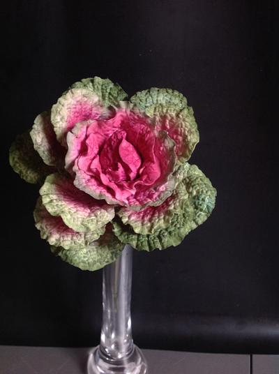 Gumpaste ornamental cabbage - Cake by Karen Blunden
