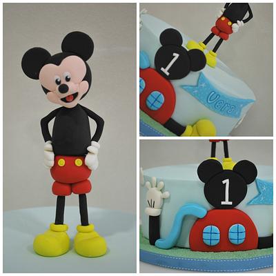 mickey mouse cake - Cake by Ponona Cakes - Elena Ballesteros
