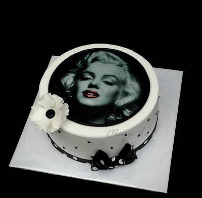 Marilyn Monroe  - Cake by majalaska