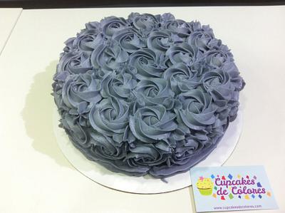Tarta con decoración de rosas con manga pastelera - Cake by CupcakesDeColores