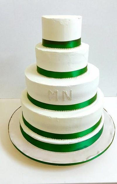 wedding cake buttery cream - Cake by Yummy Cake Shop