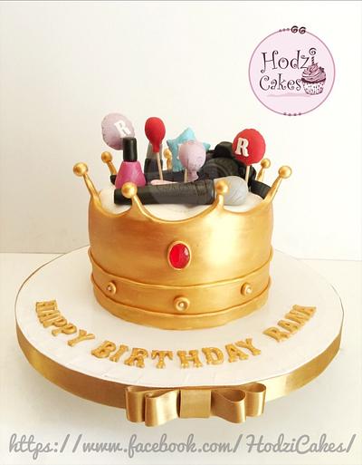 Golden Crown Cake - Cake by Hend Taha-HODZI CAKES