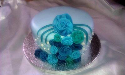 Blue Ribbons & Pearl Cake  - Cake by Hakima Lamour 