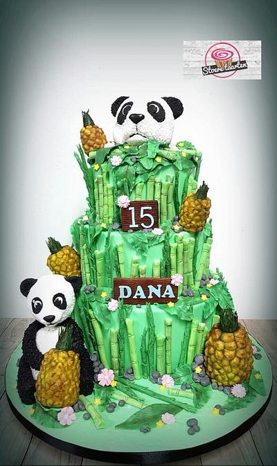 Panda love pineapple cake  - Cake by Carola Smits ( Stoere Taarten)