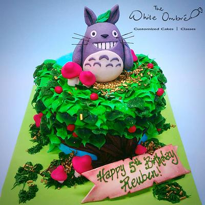 Totoro - Cake by Nicholas Ang