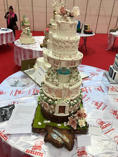 Renaissance Period Wedding Cake ''Mrs & Mr '' - Cake by Cangül Dağlaraşar
