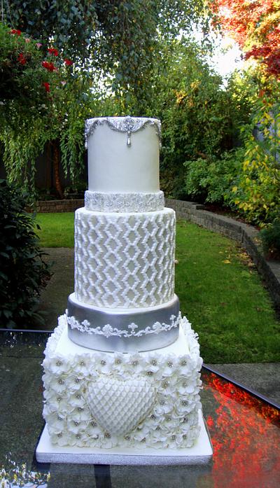 White and Silver wedding cake  - Cake by Zohreh