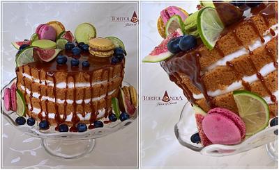 Naked cake with fresh fruits - Cake by Tortolandia
