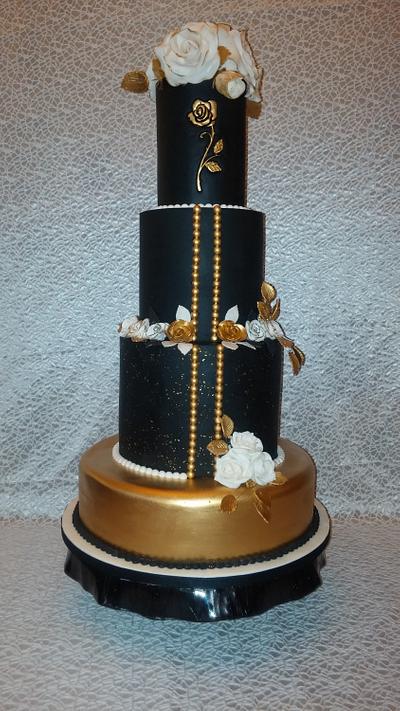 Black & Gold - Cake by Nicky